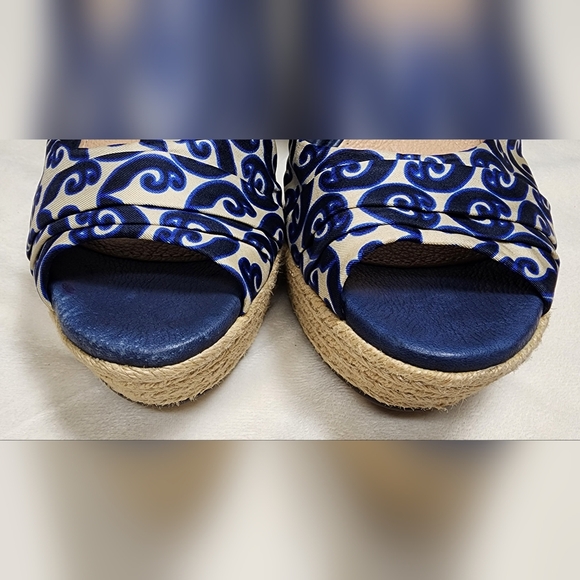 Ugg Lucianna Marrakech Wegdes size 9 - Picture 6 of 13